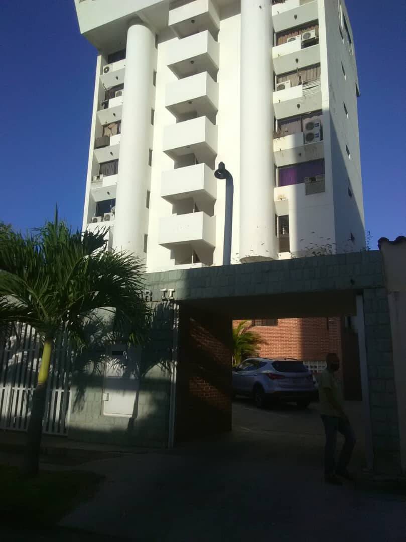 #35 - Departamento para Venta en La Guaira - X
