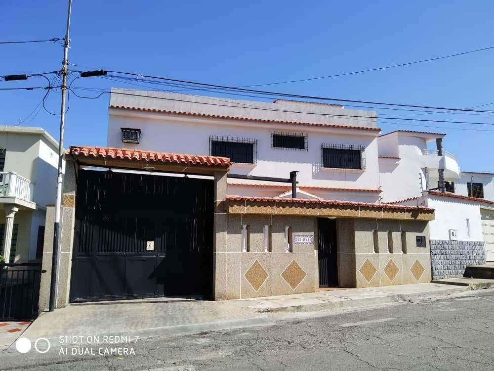 #67 - Casa para Venta en La Guaira - X