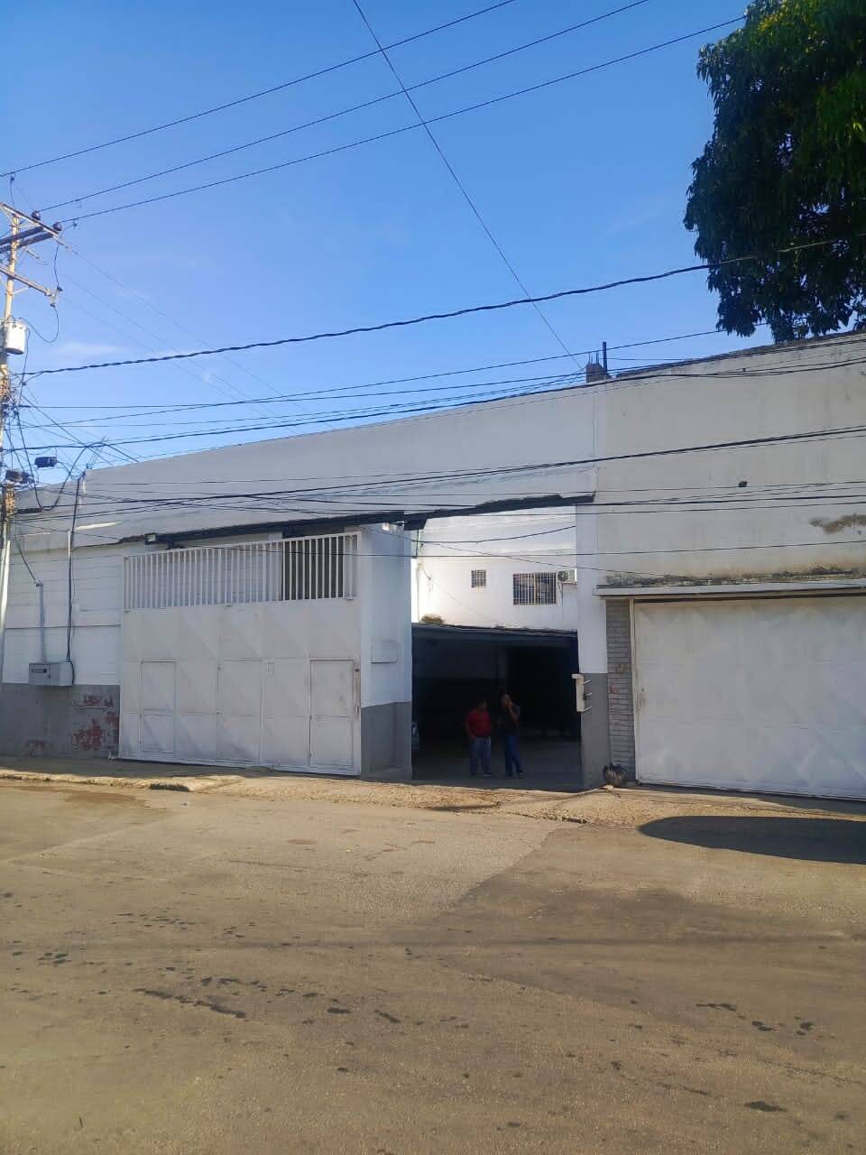 #98 - Garaje  Estacionamiento para Alquiler en La Guaira - X