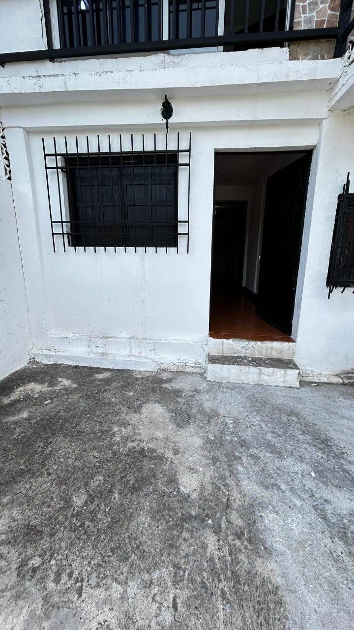 #107 - Apartaestudio para Alquiler en La Guaira - X