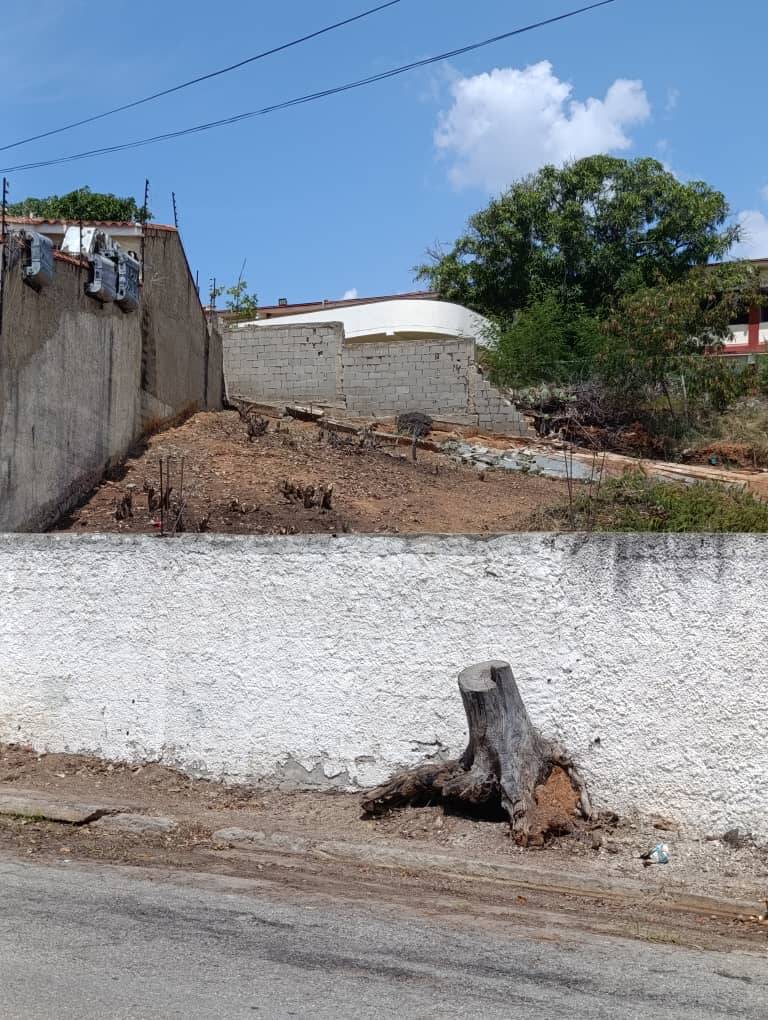 #113 - Área para Venta en La Guaira - X
