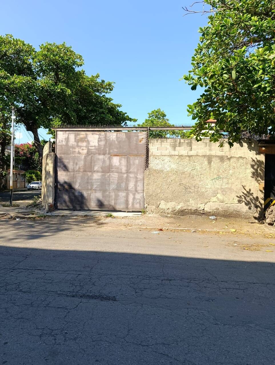 #120 - Terreno para Venta en La Guaira - X