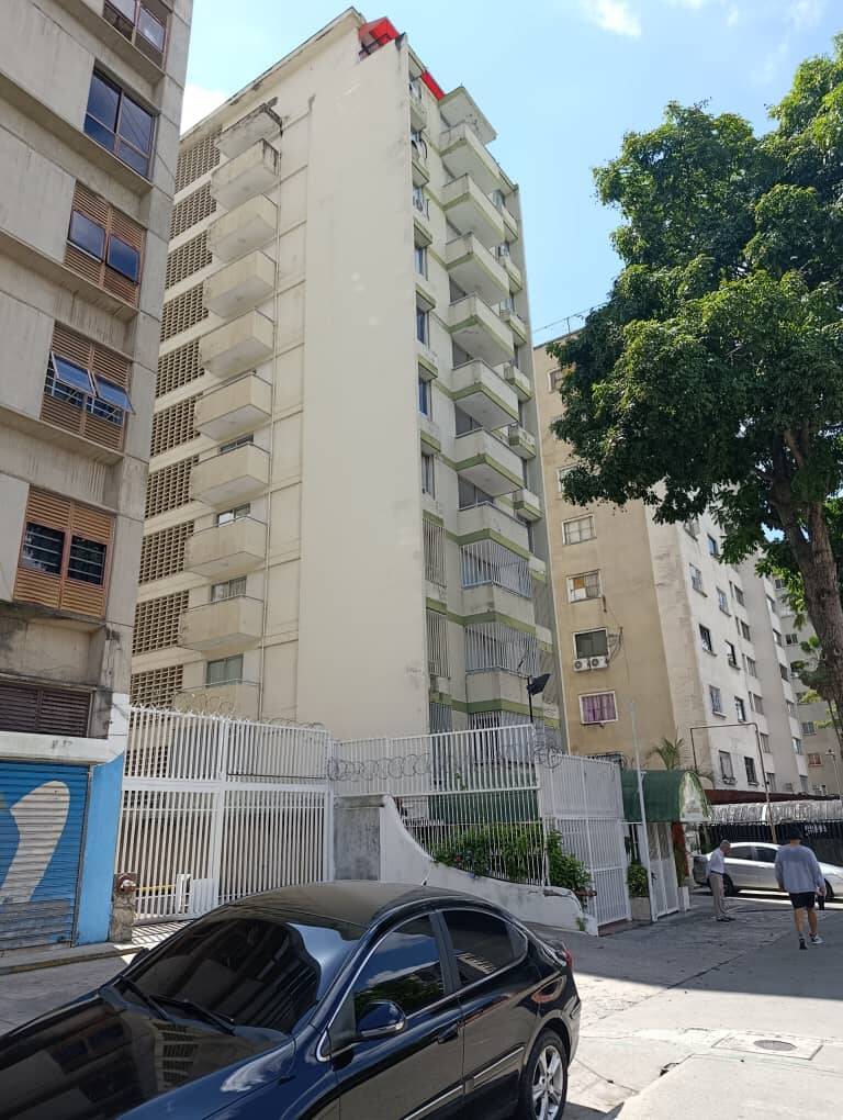 #122 - Hotel para Venta en Caracas - A