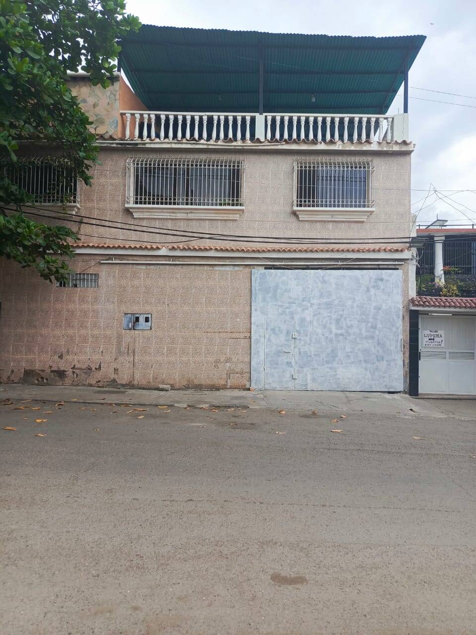 #129 - Garaje  Estacionamiento para Venta en La Guaira - X