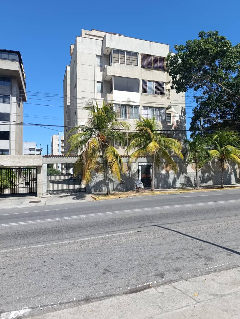 #131 - Departamento para Alquiler en La Guaira - X