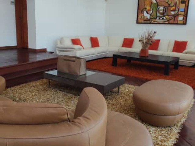 #2 - Casa para Venta en Pampatar - O