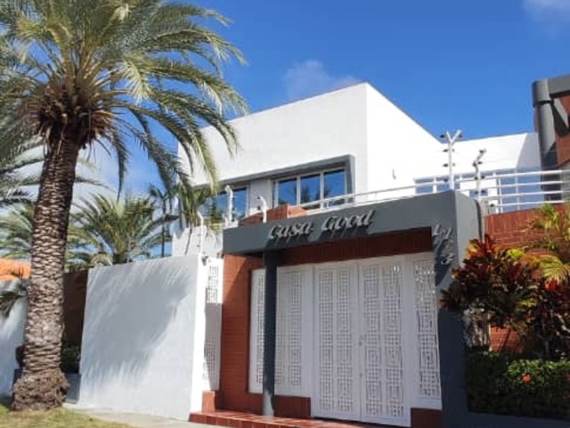 #2 - Casa para Venta en Pampatar - O