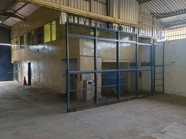 Conjunto Comercial para Alquiler en La Guaira - 5