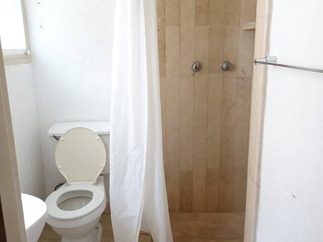 #122 - Hotel para Venta en Caracas - A - 2